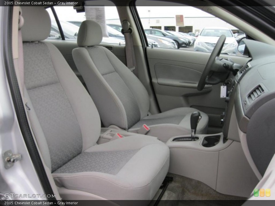 Gray Interior Photo for the 2005 Chevrolet Cobalt Sedan #38756164
