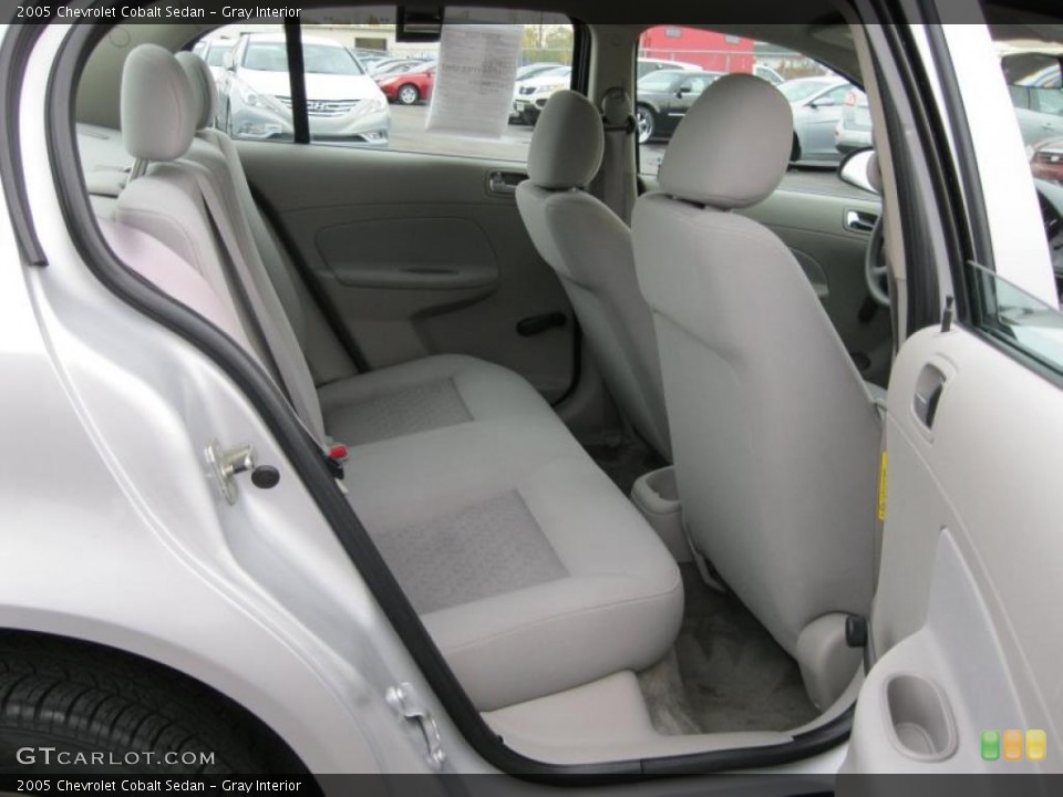 Gray Interior Photo for the 2005 Chevrolet Cobalt Sedan #38756204