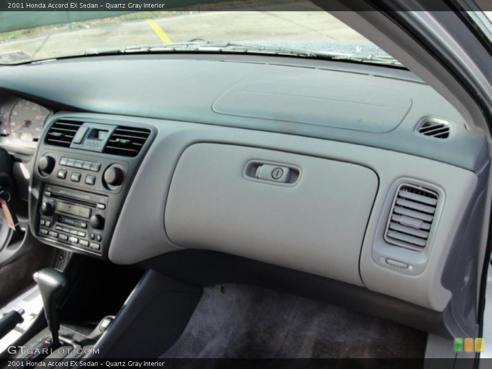 Quartz Gray Interior Photo for the 2001 Honda Accord EX Sedan #38756384