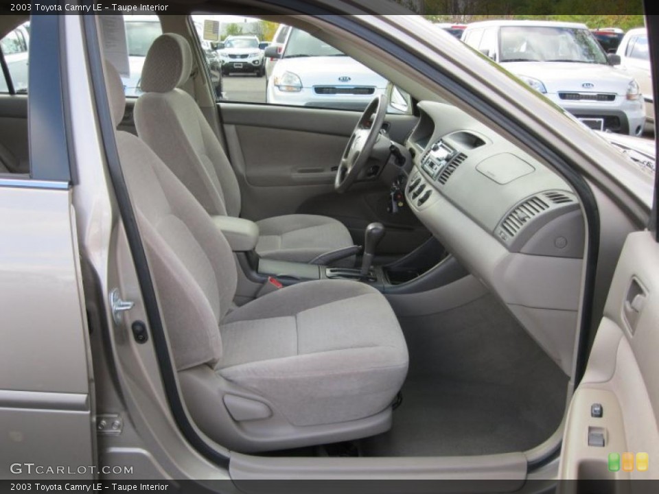 Taupe Interior Photo for the 2003 Toyota Camry LE #38756564