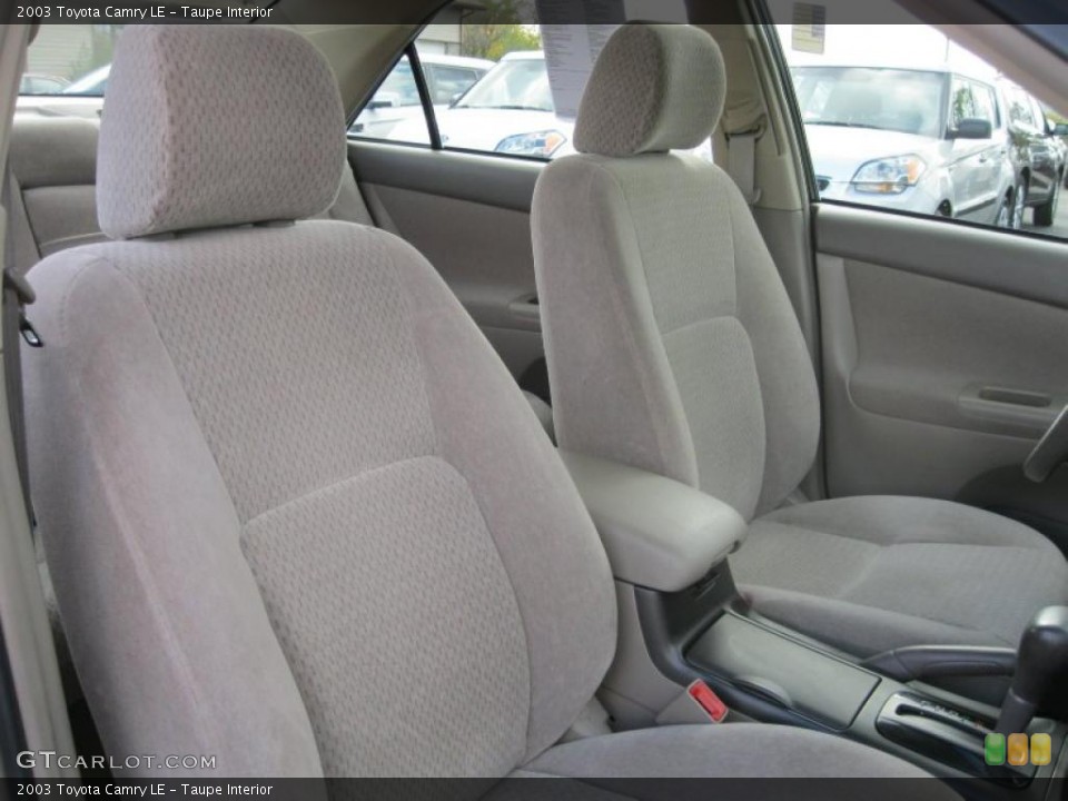 Taupe Interior Photo for the 2003 Toyota Camry LE #38756592