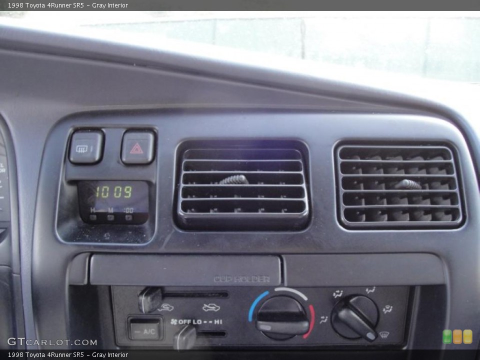 Gray Interior Controls for the 1998 Toyota 4Runner SR5 #38763048