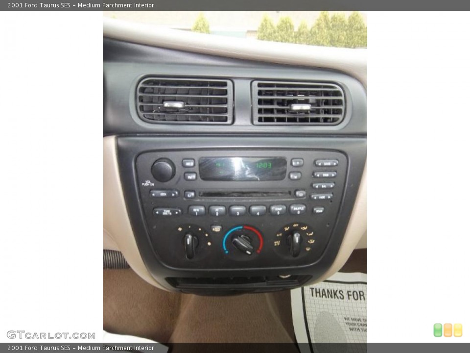 Medium Parchment Interior Controls for the 2001 Ford Taurus SES #38769186