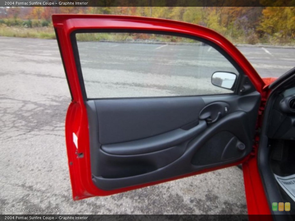 Graphite Interior Door Panel for the 2004 Pontiac Sunfire Coupe #38770710