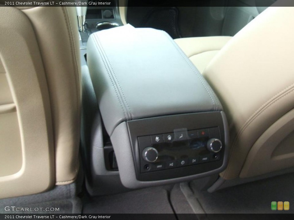 Cashmere/Dark Gray Interior Photo for the 2011 Chevrolet Traverse LT #38771766