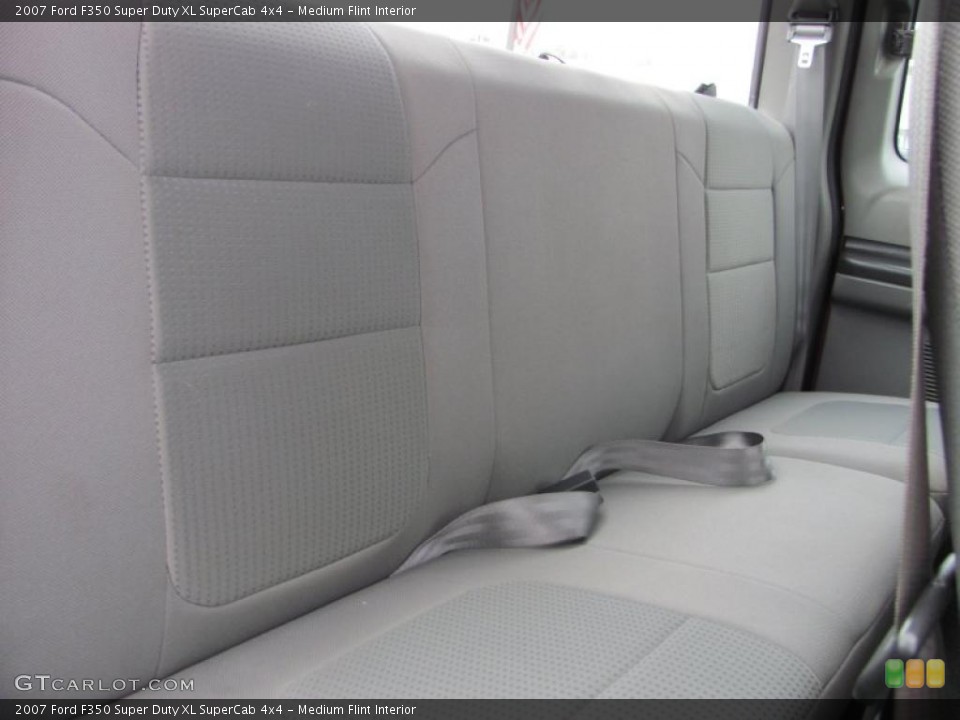 Medium Flint Interior Photo for the 2007 Ford F350 Super Duty XL SuperCab 4x4 #38772726