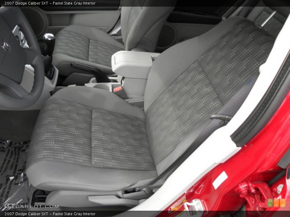 Pastel Slate Gray Interior Photo for the 2007 Dodge Caliber SXT #38775332