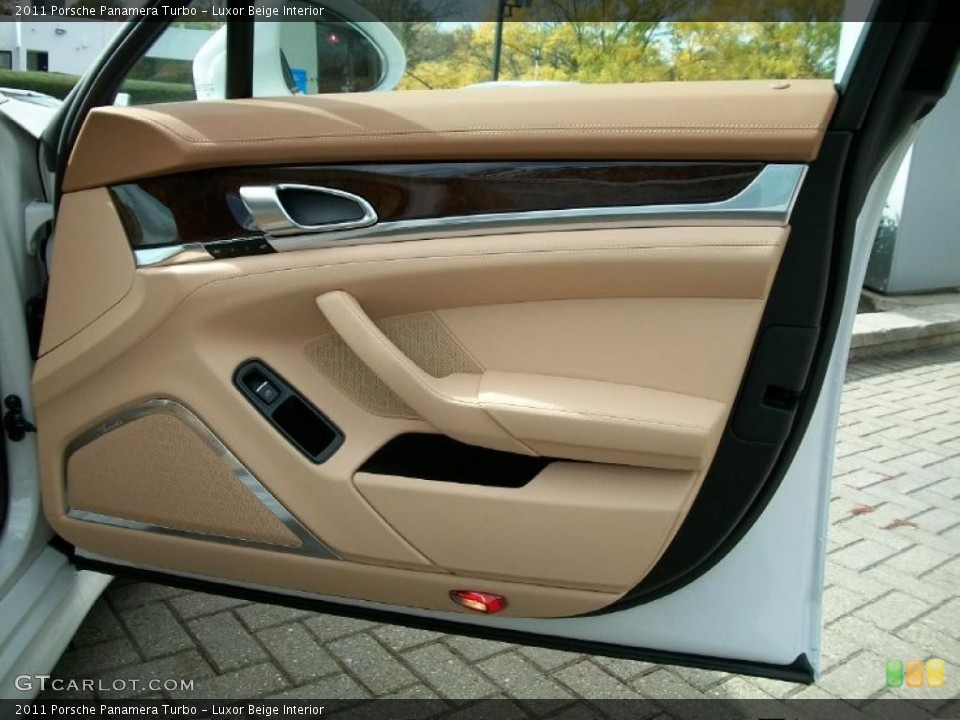 Luxor Beige Interior Door Panel for the 2011 Porsche Panamera Turbo #38778977