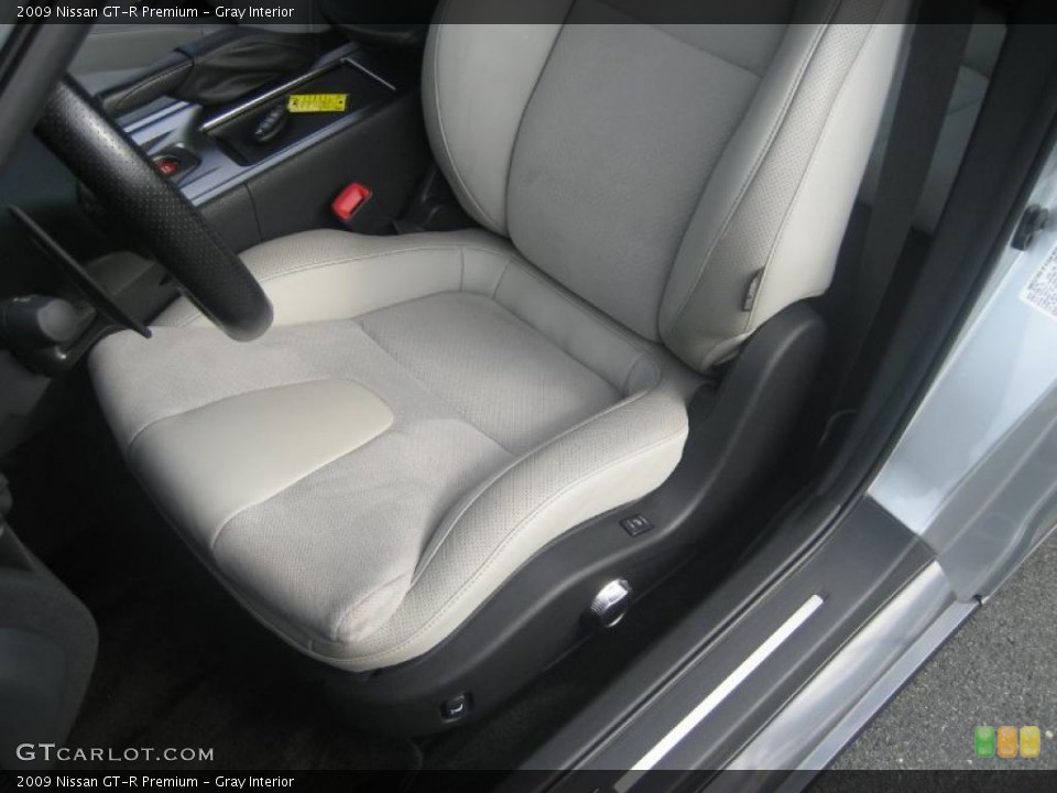 Gray Interior Photo for the 2009 Nissan GT-R Premium #38782057