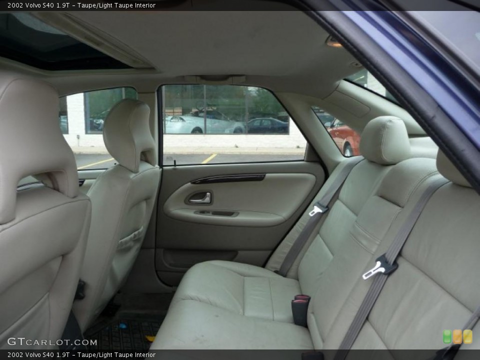 Taupe/Light Taupe Interior Photo for the 2002 Volvo S40 1.9T #38784057