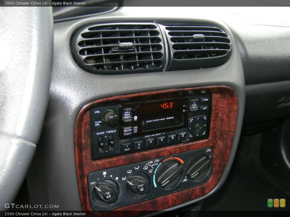 Agate Black Interior Controls for the 2000 Chrysler Cirrus LXi #38784893