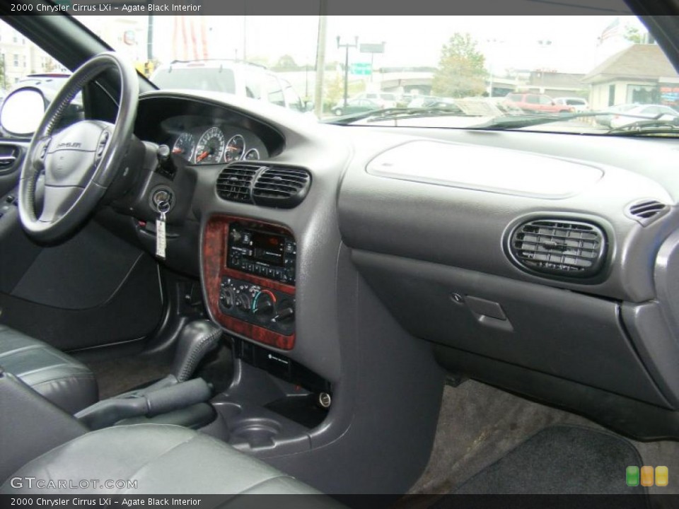 Agate Black Interior Dashboard for the 2000 Chrysler Cirrus LXi #38785029