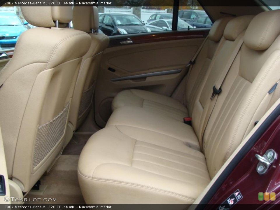 Macadamia Interior Photo for the 2007 Mercedes-Benz ML 320 CDI 4Matic #38788570