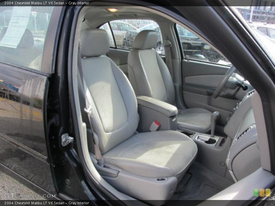 Gray Interior Photo for the 2004 Chevrolet Malibu LT V6 Sedan #38798655