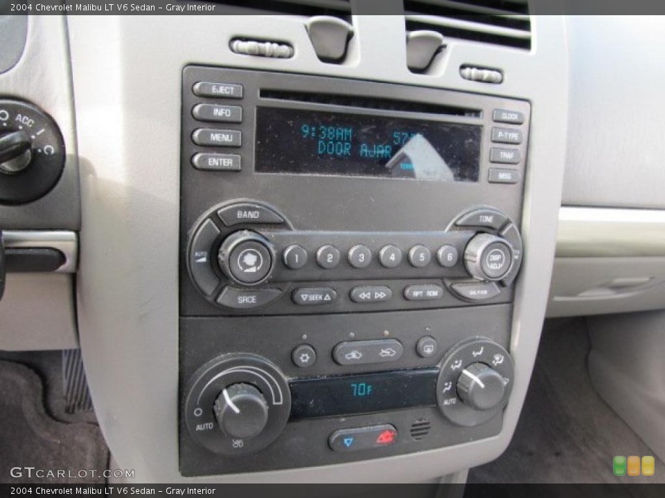 Gray Interior Controls for the 2004 Chevrolet Malibu LT V6 Sedan #38798747