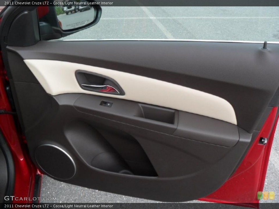 Cocoa/Light Neutral Leather Interior Door Panel for the 2011 Chevrolet Cruze LTZ #38811628