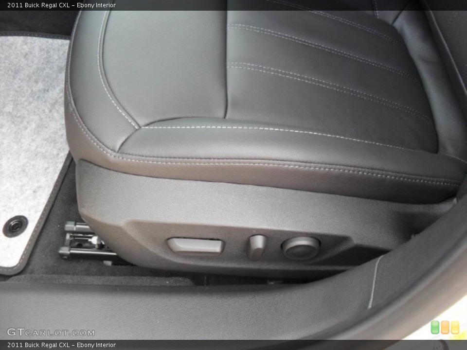 Ebony Interior Photo for the 2011 Buick Regal CXL #38812584