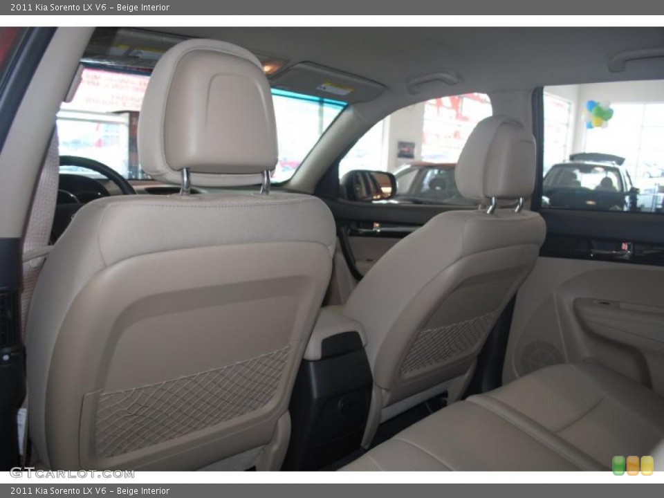 Beige Interior Photo for the 2011 Kia Sorento LX V6 #38813924