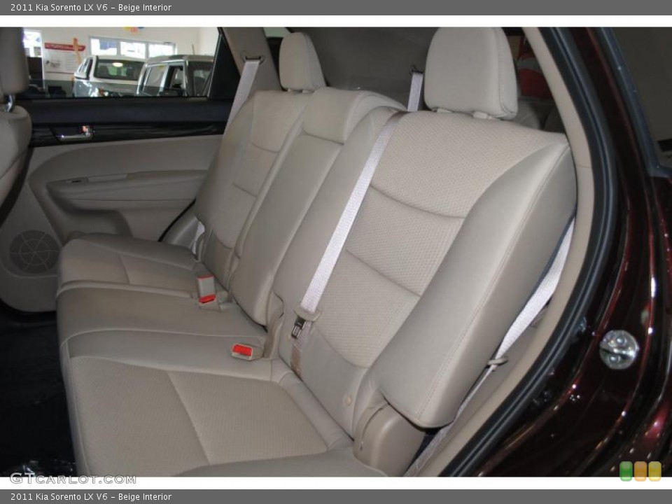 Beige Interior Photo for the 2011 Kia Sorento LX V6 #38813932