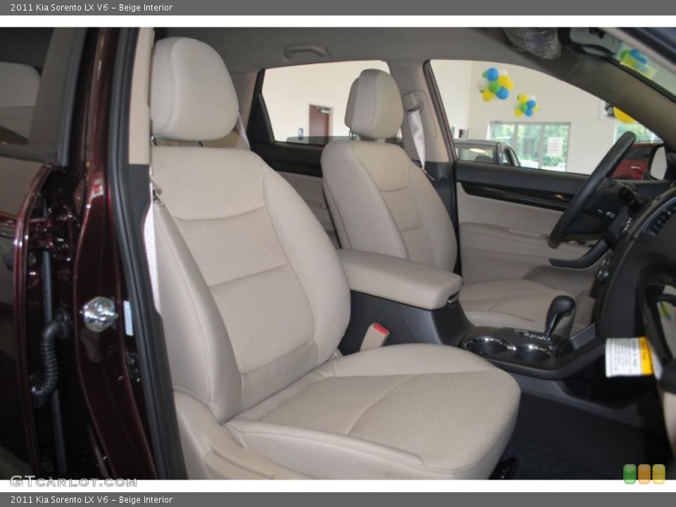 Beige Interior Photo for the 2011 Kia Sorento LX V6 #38813972