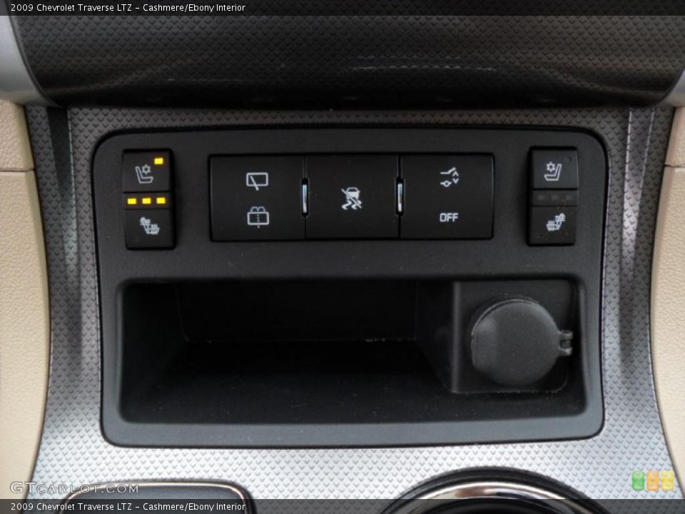 Cashmere/Ebony Interior Controls for the 2009 Chevrolet Traverse LTZ #38815508
