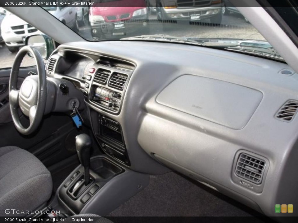 Gray Interior Photo for the 2000 Suzuki Grand Vitara JLX 4x4 #38817972