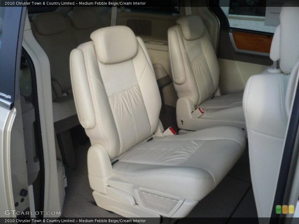 Medium Pebble Beige/Cream Interior Photo for the 2010 Chrysler Town & Country Limited #38828300