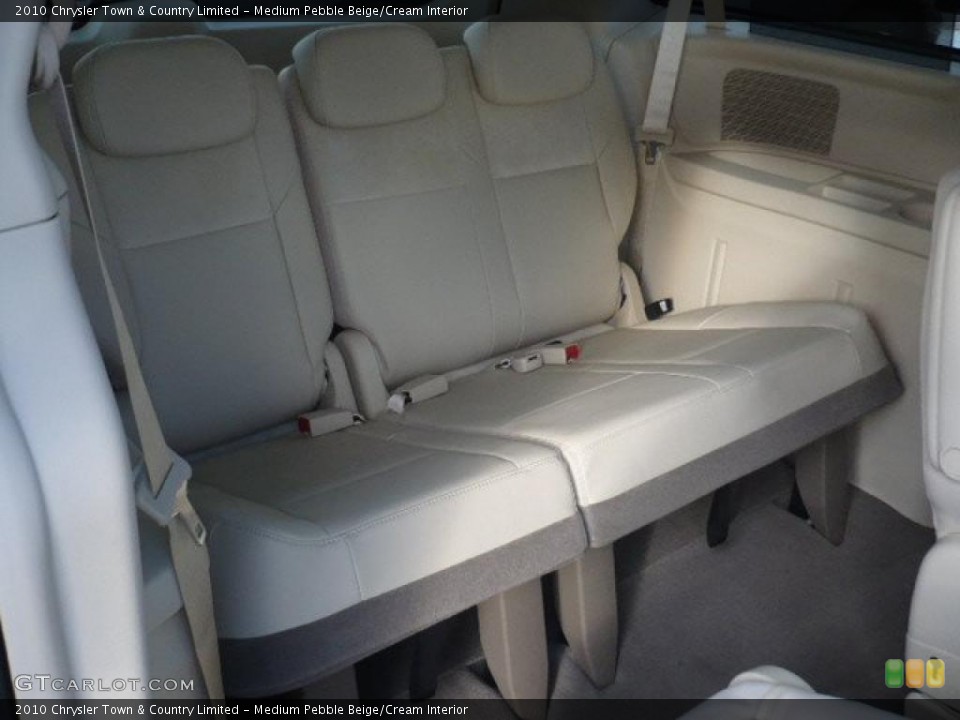 Medium Pebble Beige/Cream Interior Photo for the 2010 Chrysler Town & Country Limited #38828308