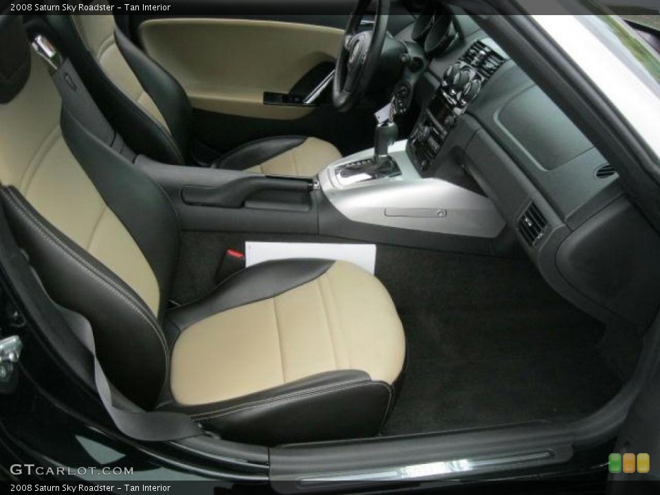 Tan Interior Photo for the 2008 Saturn Sky Roadster #38831640
