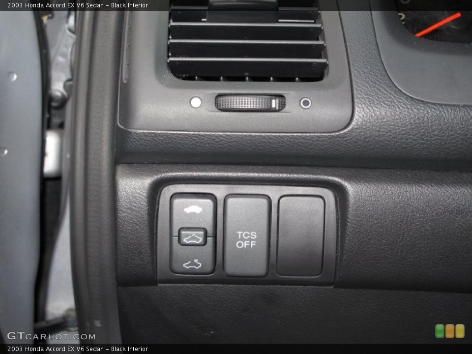 Black Interior Controls for the 2003 Honda Accord EX V6 Sedan #38837460