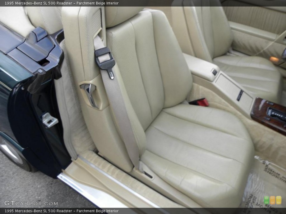 Parchment Beige Interior Photo for the 1995 Mercedes-Benz SL 500 Roadster #38837472