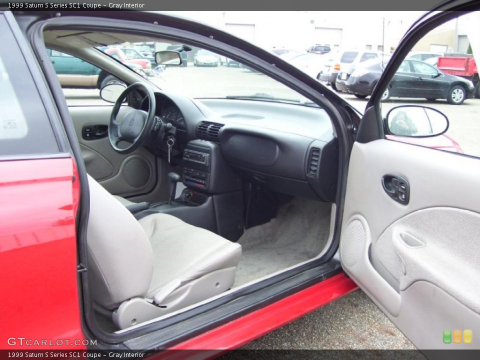 Gray Interior Photo for the 1999 Saturn S Series SC1 Coupe #38841164