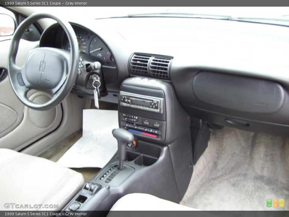 Gray Interior Photo for the 1999 Saturn S Series SC1 Coupe #38841336