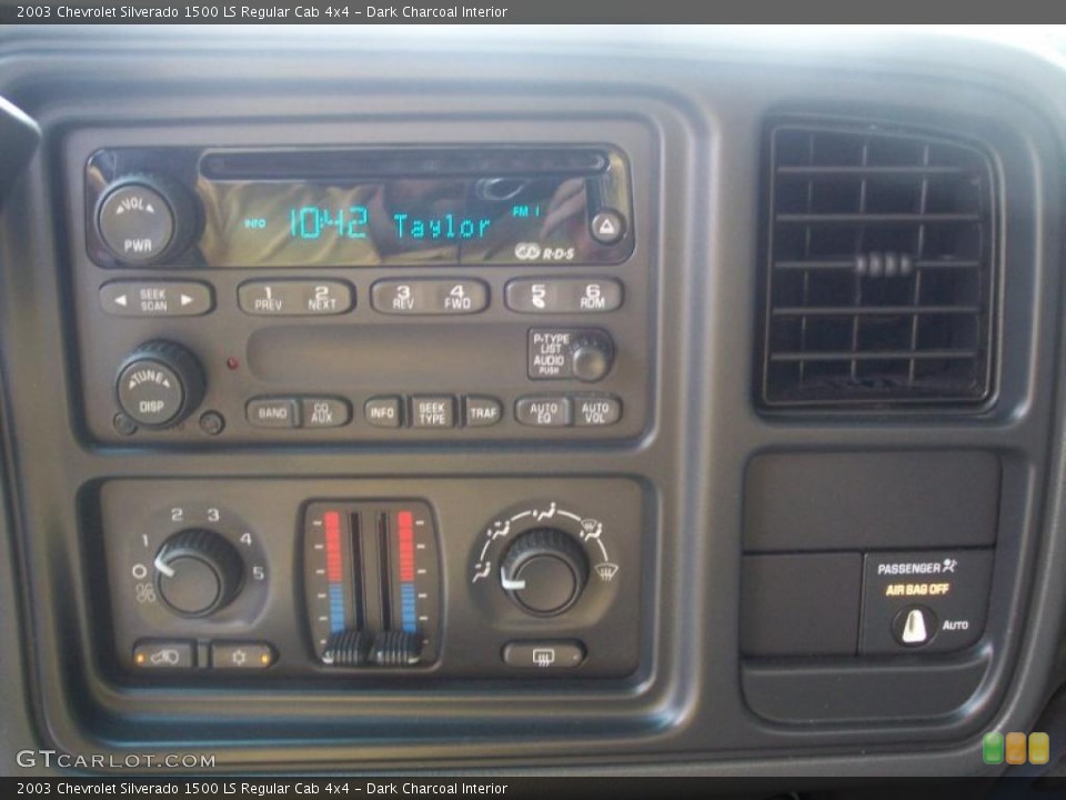 Dark Charcoal Interior Controls for the 2003 Chevrolet Silverado 1500 LS Regular Cab 4x4 #38850312