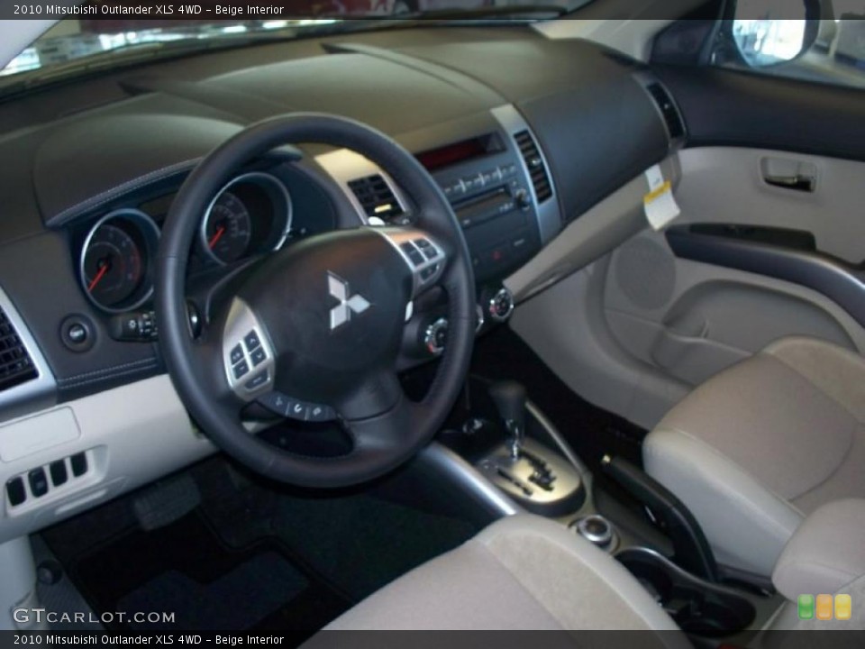 Beige Interior Photo for the 2010 Mitsubishi Outlander XLS 4WD #38858712