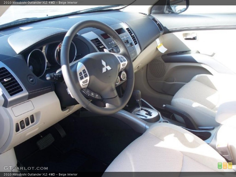 Beige Interior Photo for the 2010 Mitsubishi Outlander XLS 4WD #38859156