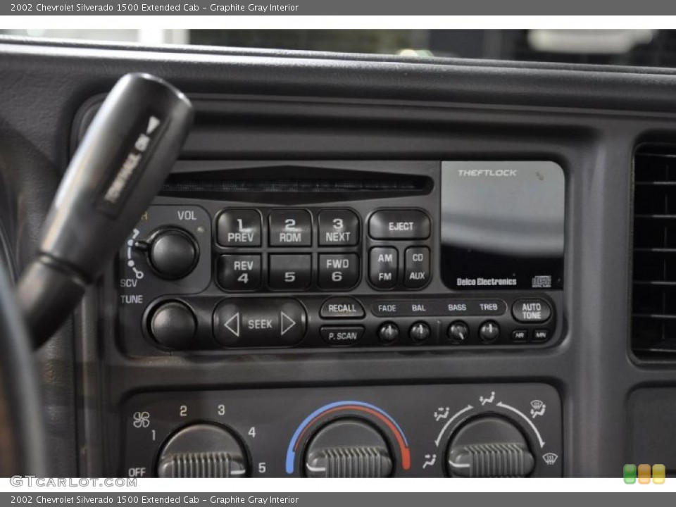 Graphite Gray Interior Controls for the 2002 Chevrolet Silverado 1500 Extended Cab #38861056