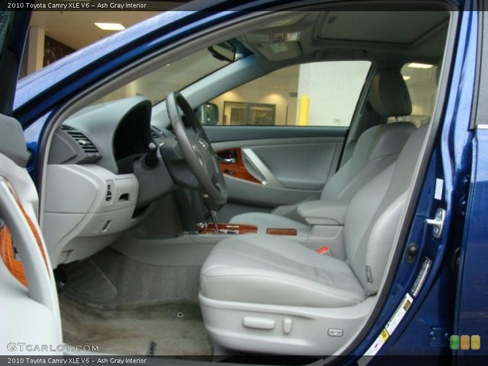 Ash Gray Interior Photo for the 2010 Toyota Camry XLE V6 #38864116