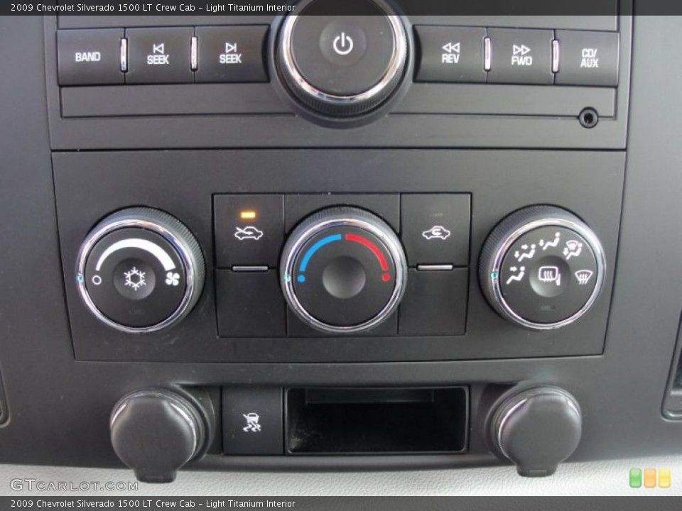 Light Titanium Interior Controls for the 2009 Chevrolet Silverado 1500 LT Crew Cab #38878212