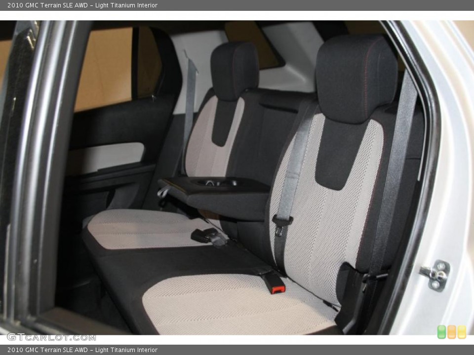 Light Titanium Interior Photo for the 2010 GMC Terrain SLE AWD #38880032