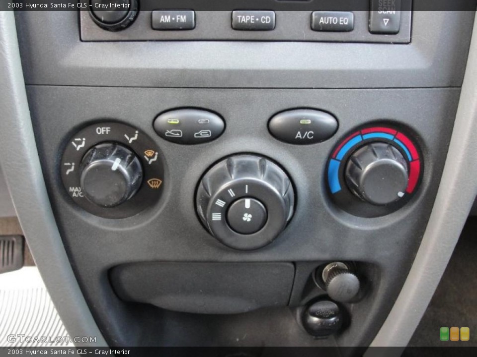 Gray Interior Controls for the 2003 Hyundai Santa Fe GLS #38880284