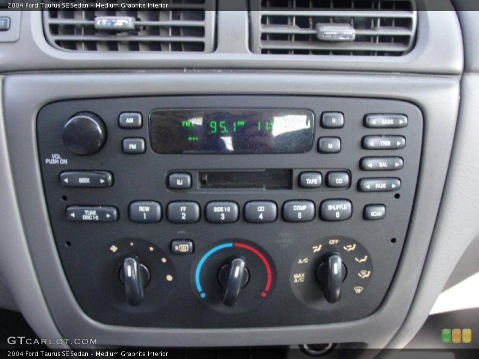 Medium Graphite Interior Controls for the 2004 Ford Taurus SE Sedan #38881709