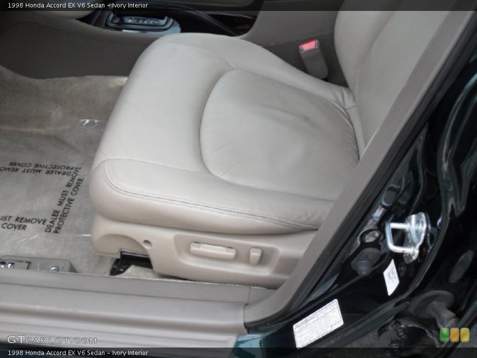 Ivory Interior Photo for the 1998 Honda Accord EX V6 Sedan #38889222