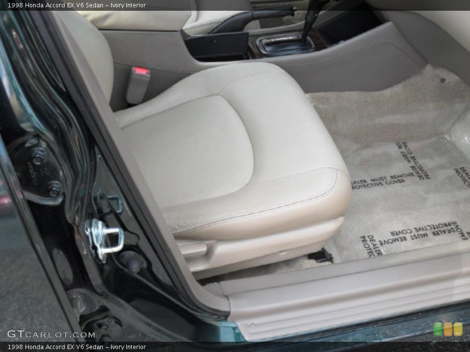 Ivory Interior Photo for the 1998 Honda Accord EX V6 Sedan #38889430