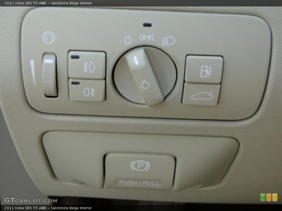 Sandstone Beige Interior Controls for the 2011 Volvo S80 T6 AWD #38889858