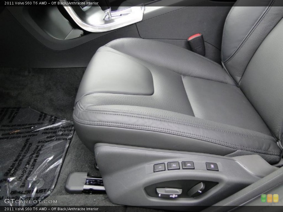 Off Black/Anthracite Interior Photo for the 2011 Volvo S60 T6 AWD #38890187