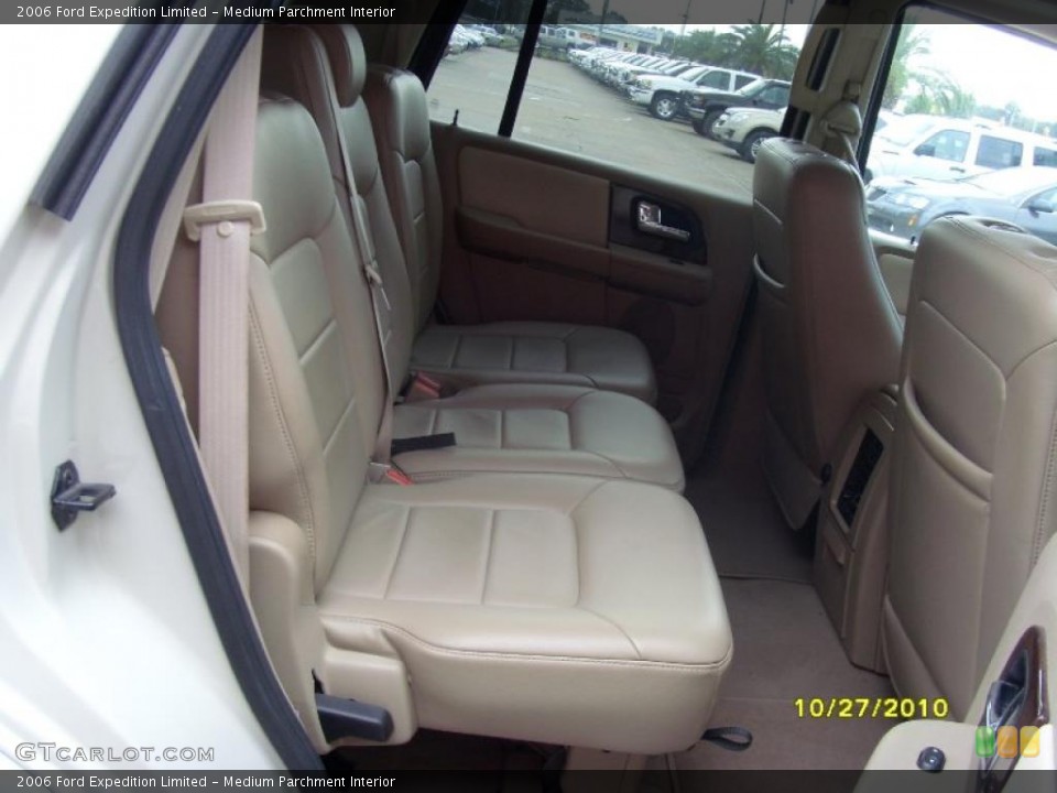 Medium Parchment Interior Photo for the 2006 Ford Expedition Limited #38890842