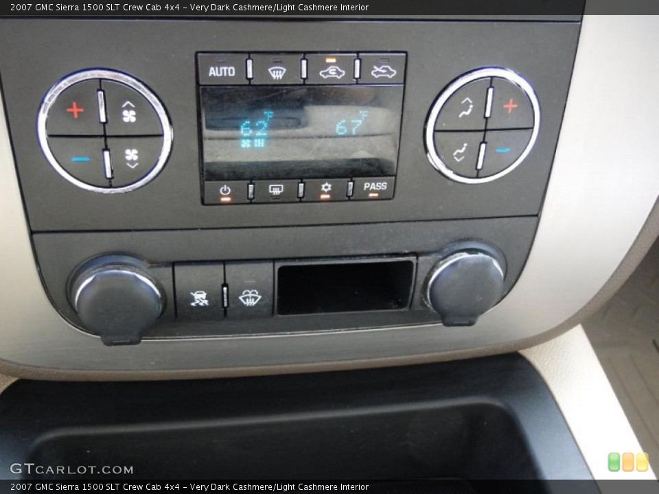 Very Dark Cashmere/Light Cashmere Interior Controls for the 2007 GMC Sierra 1500 SLT Crew Cab 4x4 #38892386