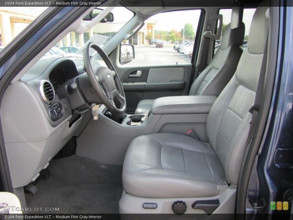 Medium Flint Gray Interior Photo for the 2004 Ford Expedition XLT #38896630