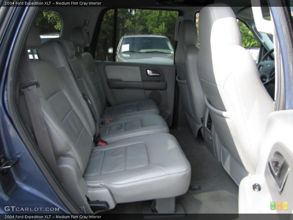 Medium Flint Gray Interior Photo for the 2004 Ford Expedition XLT #38896714